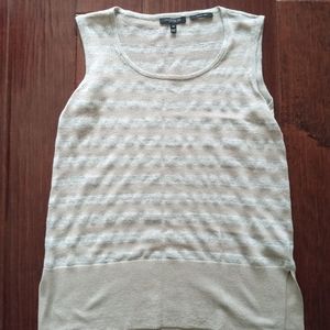 Sleeveless sequin top.